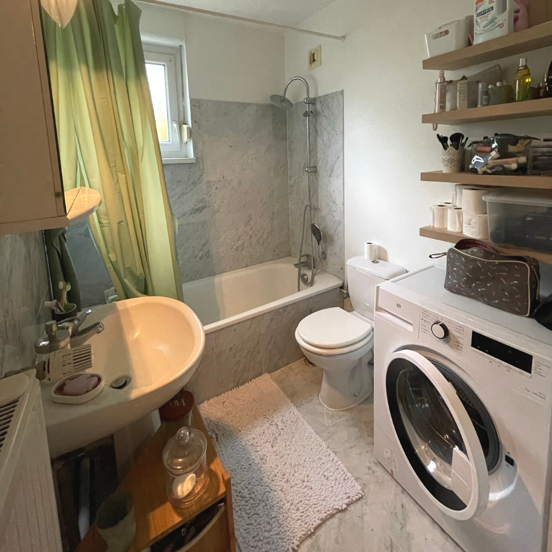 Appartement 2 pièces 42 m² à louer à Strasbourg (67200) avec une grande salle de bain avec baignoire