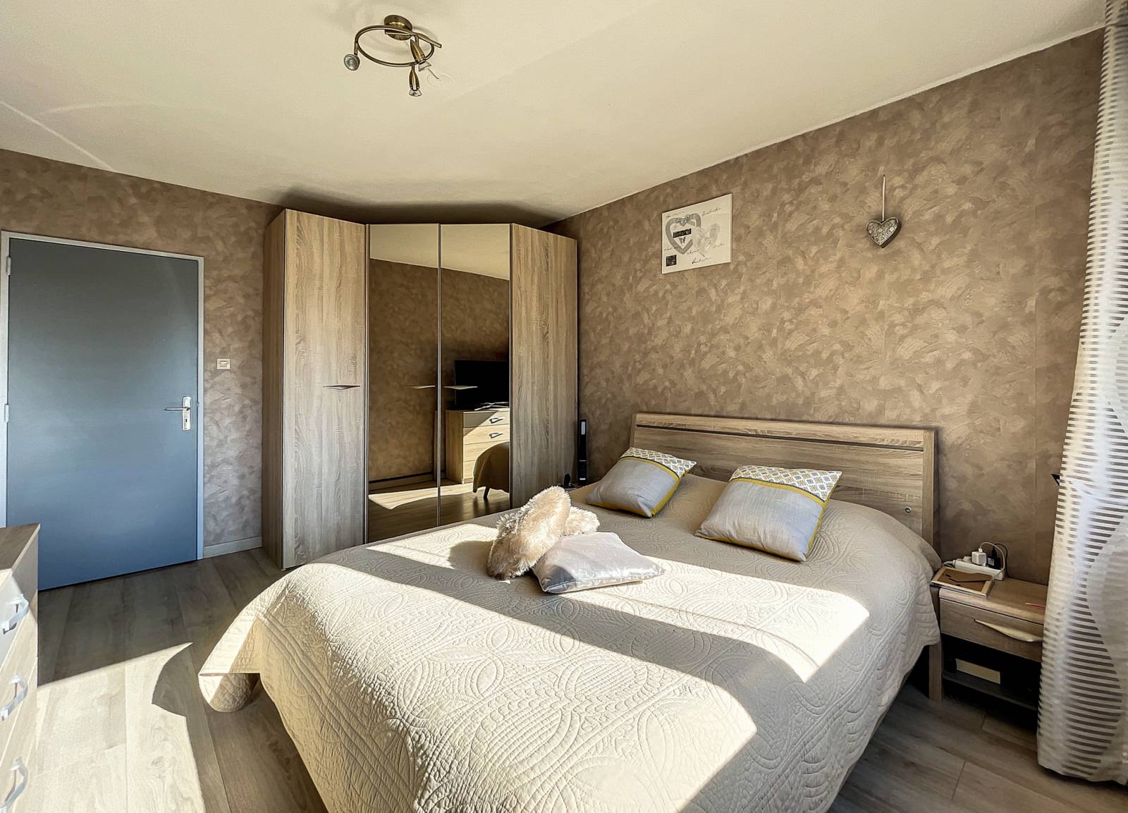 Belle chambre lumineuse 