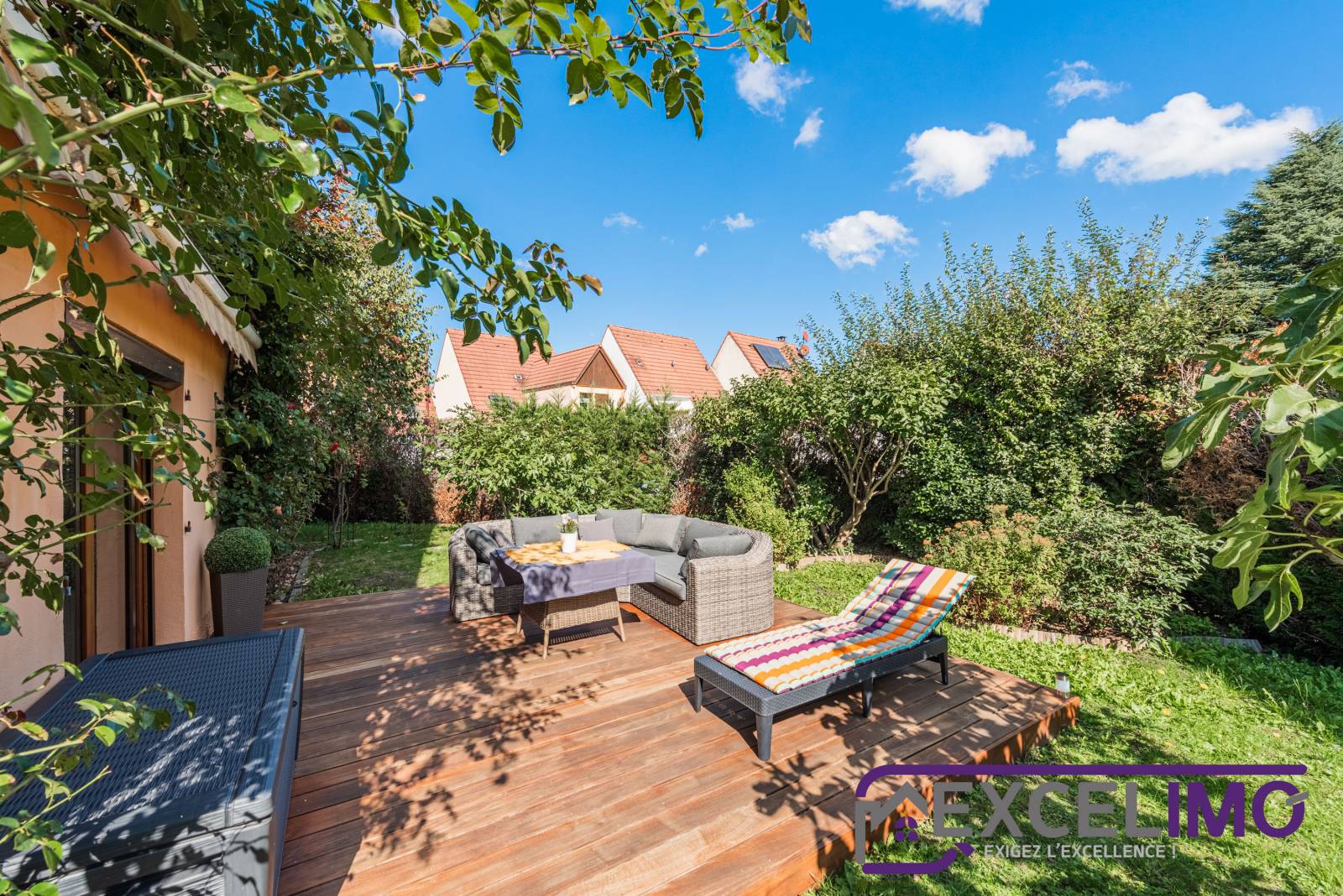 Maison de 110m² avec Jardin arboré et terrasse en bois 