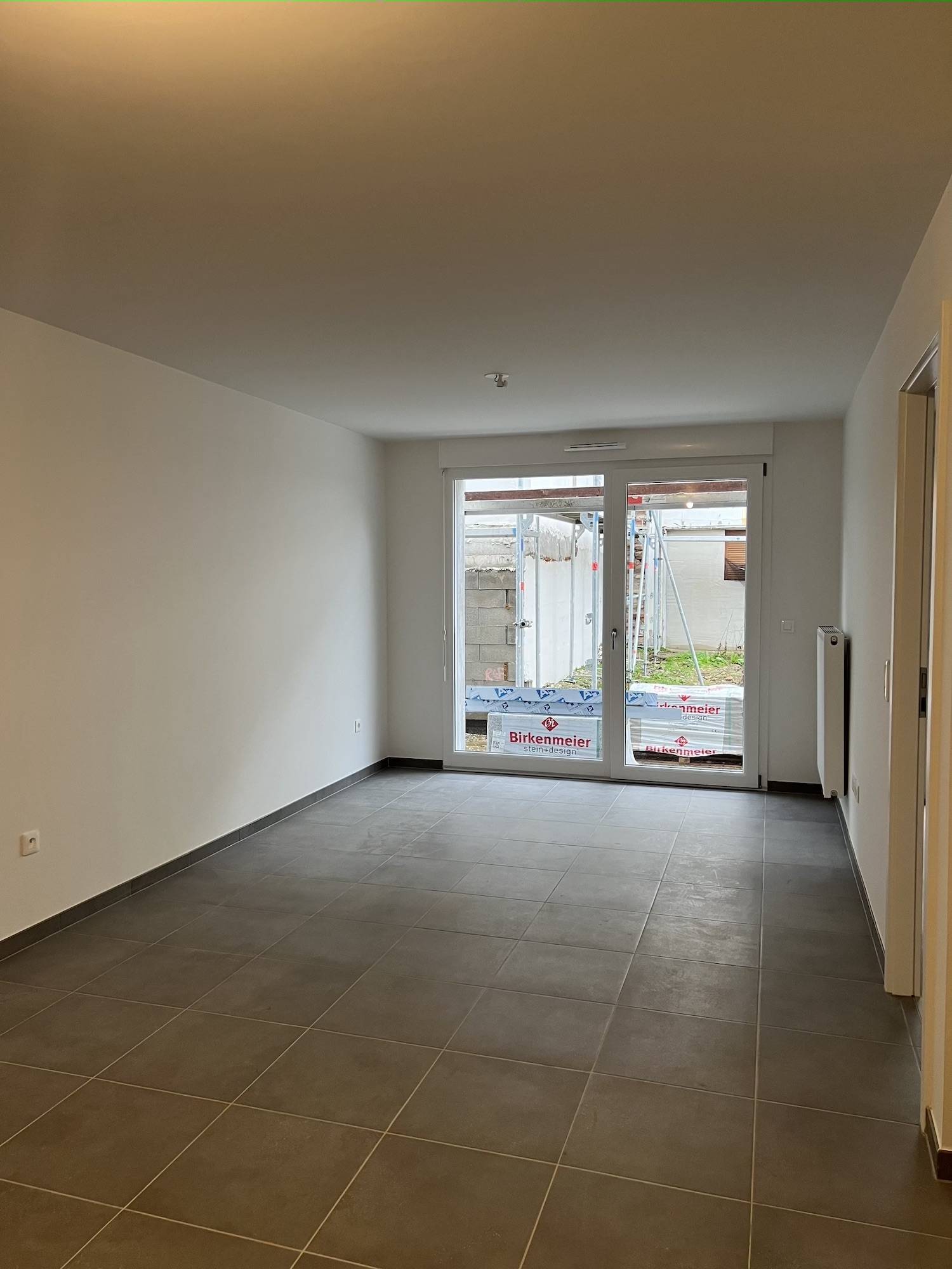 Appartement avec séjour ouvert sur la terrasse et le jardin 