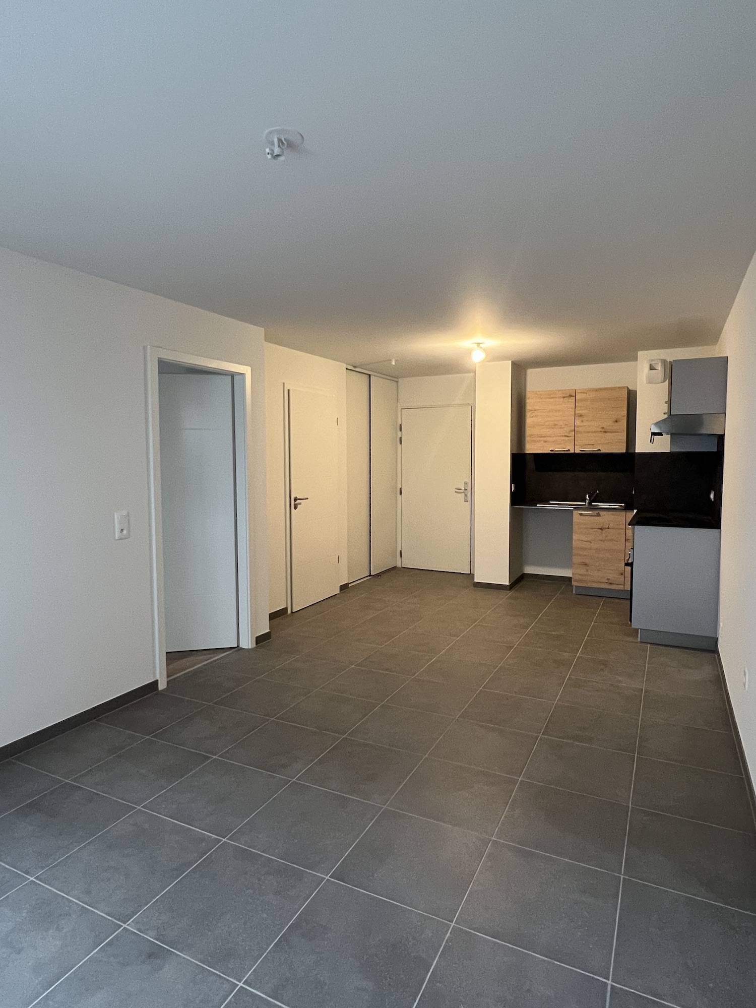 Appartement avec cuisine ouverte sur le séjour