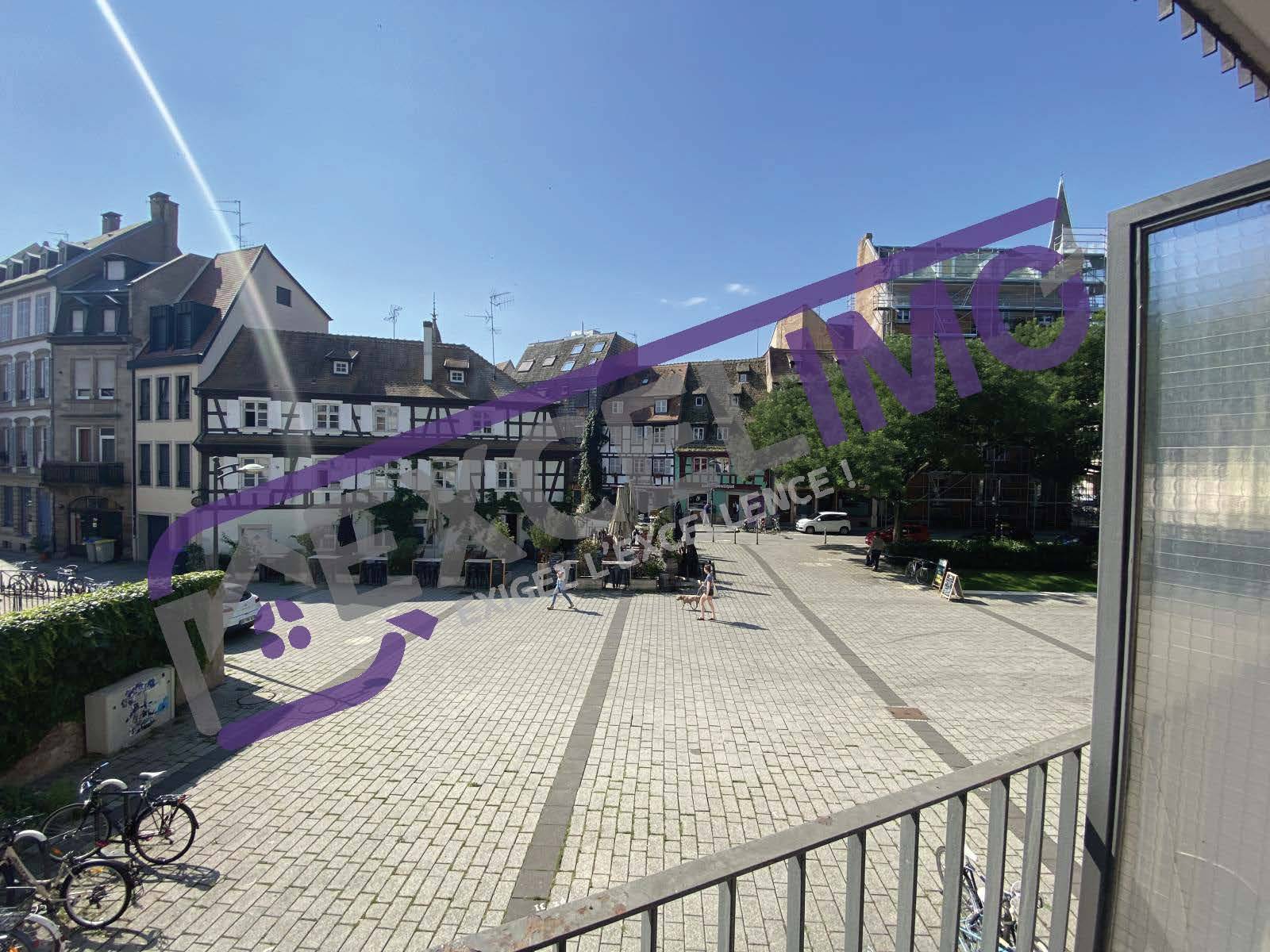 Studio meublé 26.67m² à louer à la Krutenau avec vue sur la place de Zurich