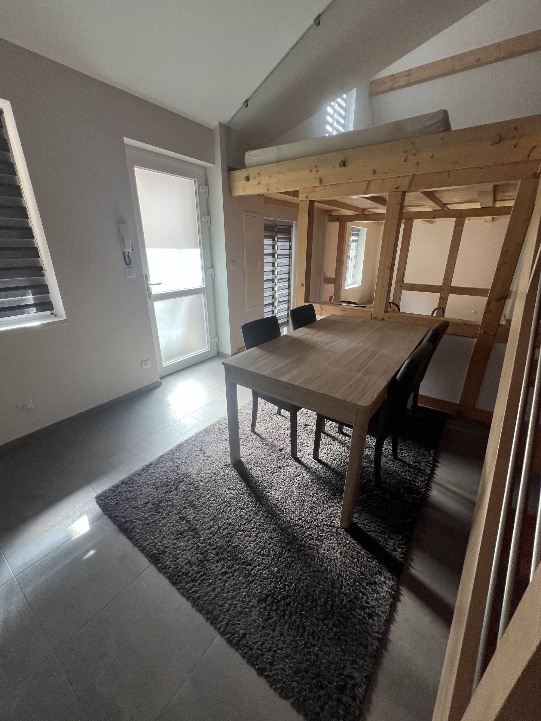 À louer – 2 pièces mezzanine avec terrasse – Emplacement premium – Quartier Krutenau, Strasbourg