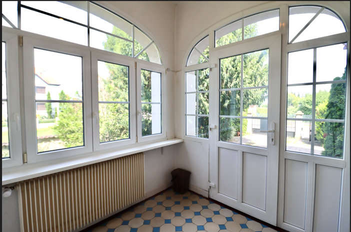 APPARTEMENT 5 PIÈCES 120 M² DANS MAISON DE MAÎTRE À LIPSHEIM
