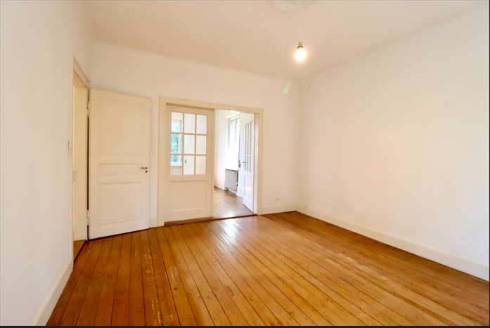 APPARTEMENT 5 PIÈCES 120 M² DANS MAISON DE MAÎTRE À LIPSHEIM