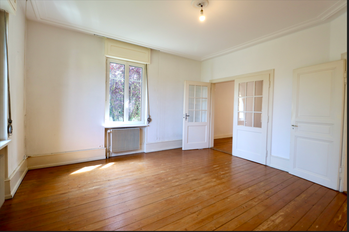 APPARTEMENT 5 PIÈCES 120 M² DANS MAISON DE MAÎTRE À LIPSHEIM