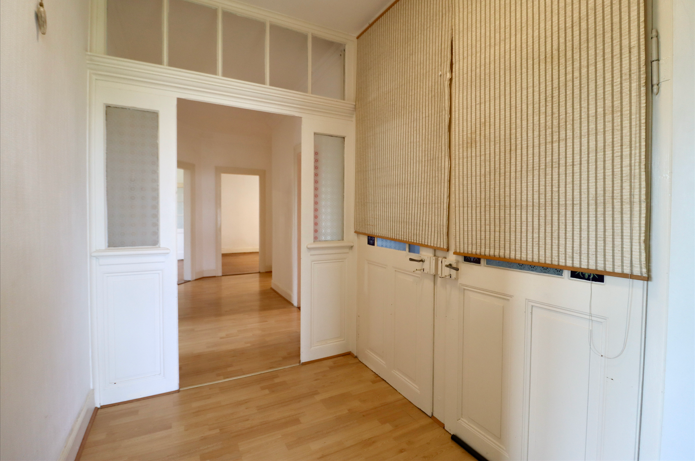 APPARTEMENT 5 PIÈCES 120 M² DANS MAISON DE MAÎTRE À LIPSHEIM