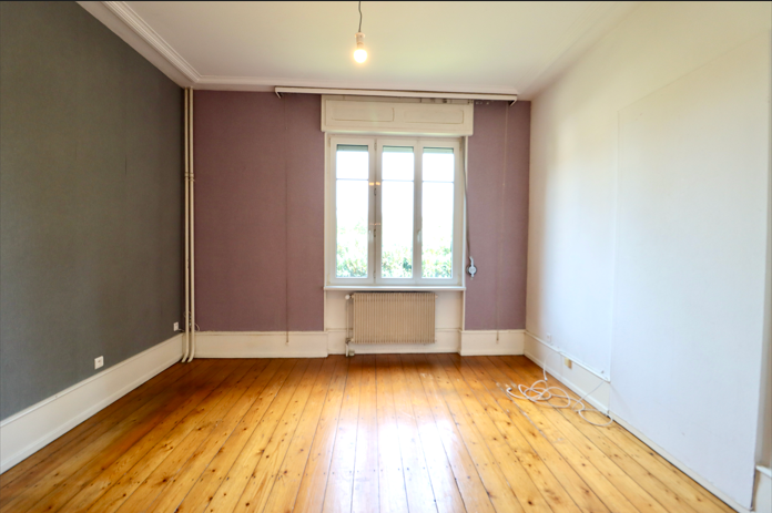 APPARTEMENT 5 PIÈCES 120 M² DANS MAISON DE MAÎTRE À LIPSHEIM