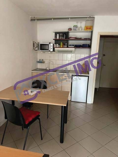Studio meublé 26.67m² à louer à la Krutenau avec kitchenette équipée