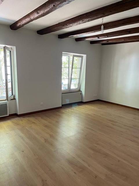 Krutenau 2 Pieces 32m² Charme Authentique avec Poutres Apparentes