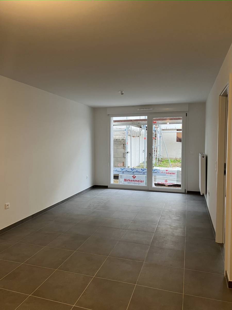 Appartement avec séjour ouvert sur la terrasse et le jardin 