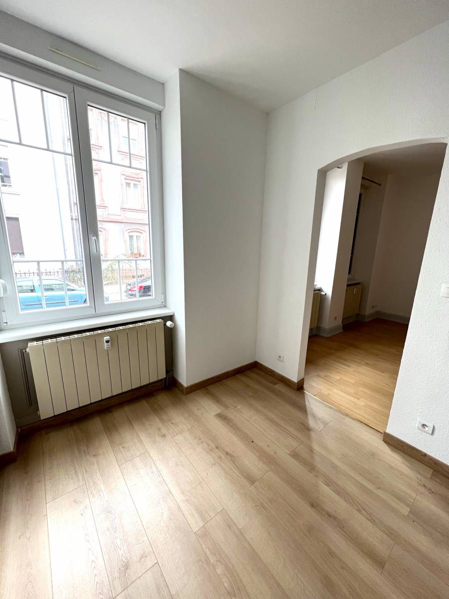 Appartement avec cuisine équipée et séparée à louer à Strasbourg